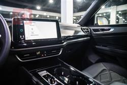 ڤۆڵکسواگن ئەتڵەس کرۆس سپۆرت